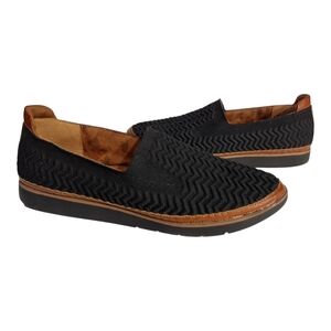 Cobb Hill Shoes Women Size 7.5M Cameyn Black Zigzag Slip-Ons